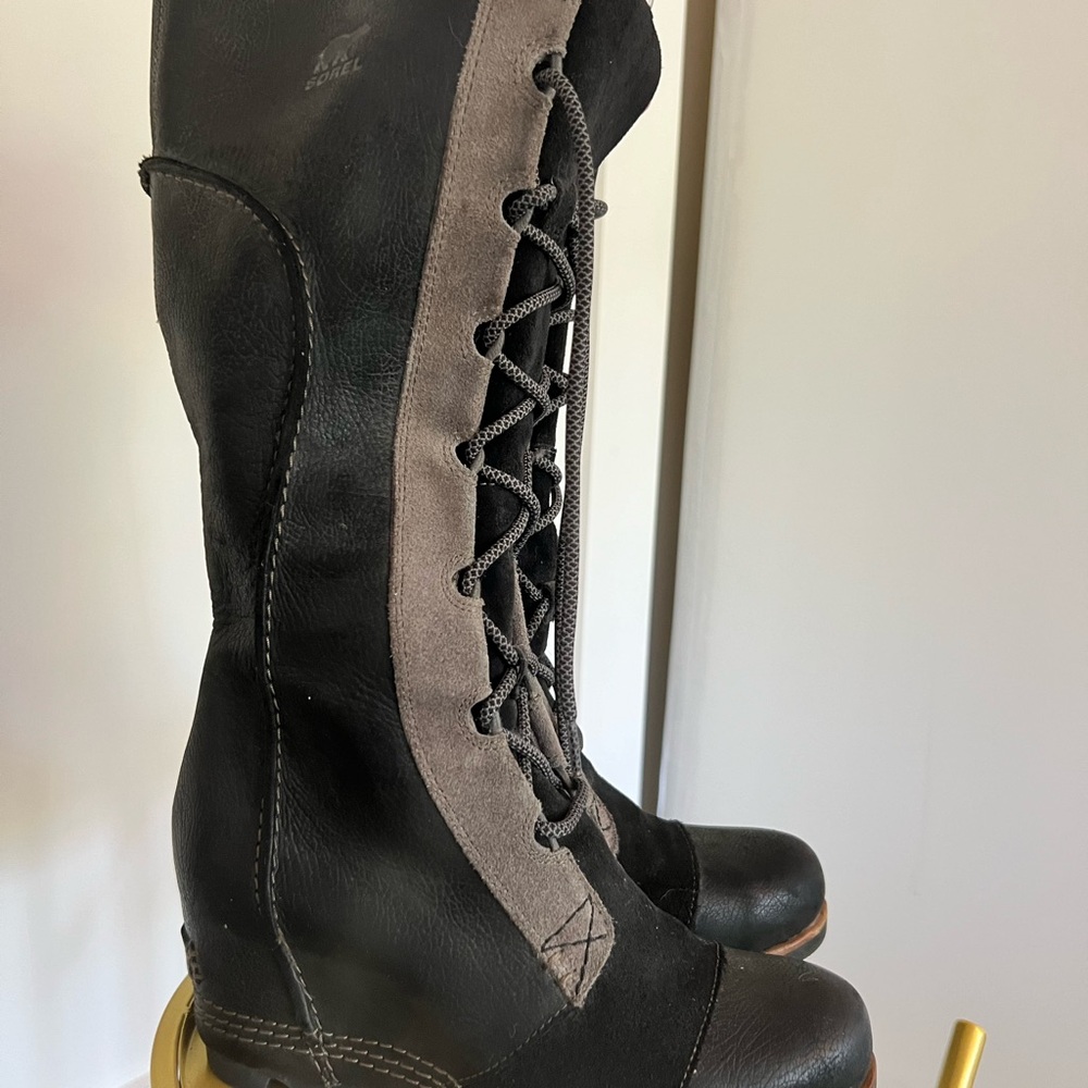 Sorel Black and Gray Lace Up Boots
